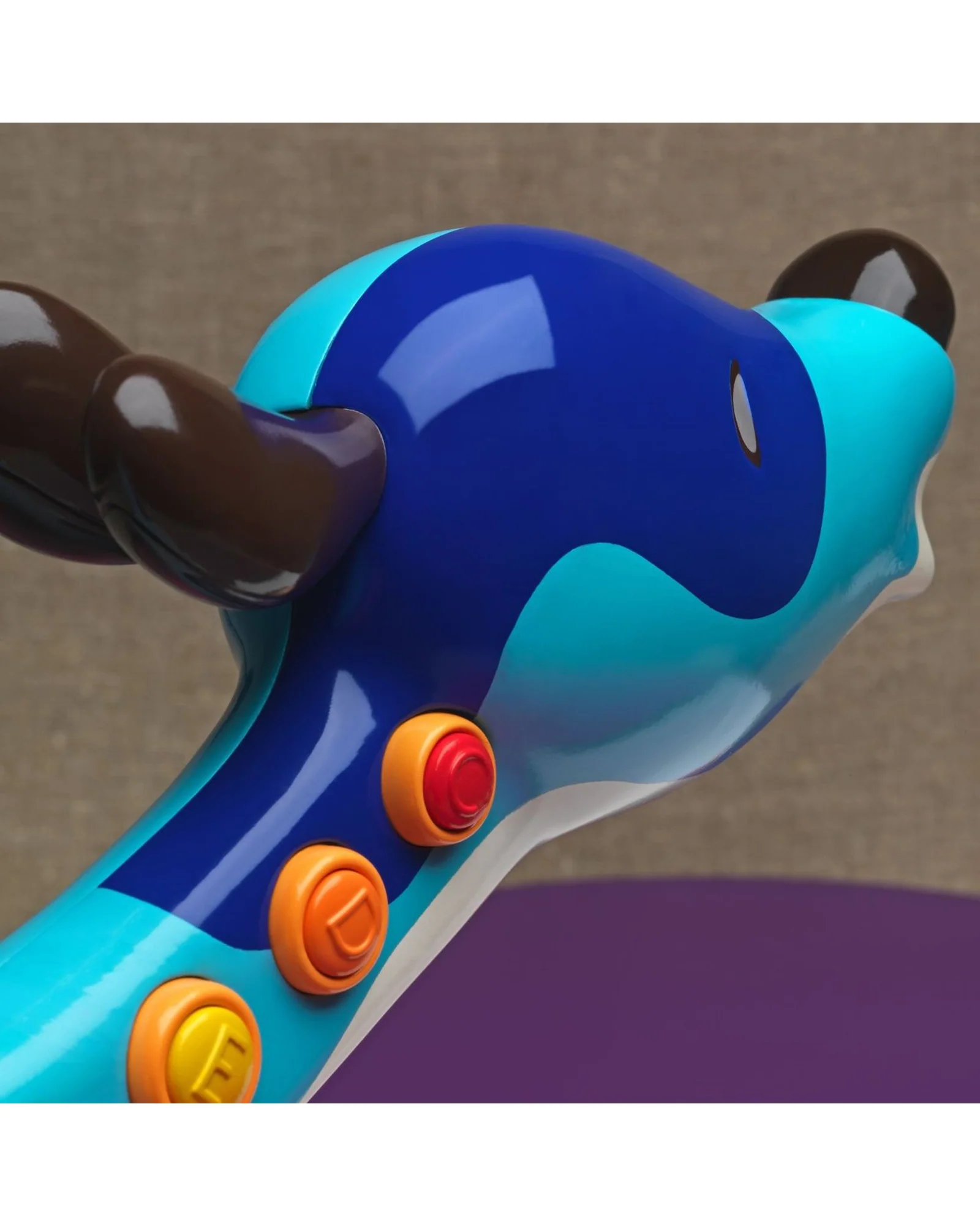 Woofer Hound Dog Guitar - Image 6