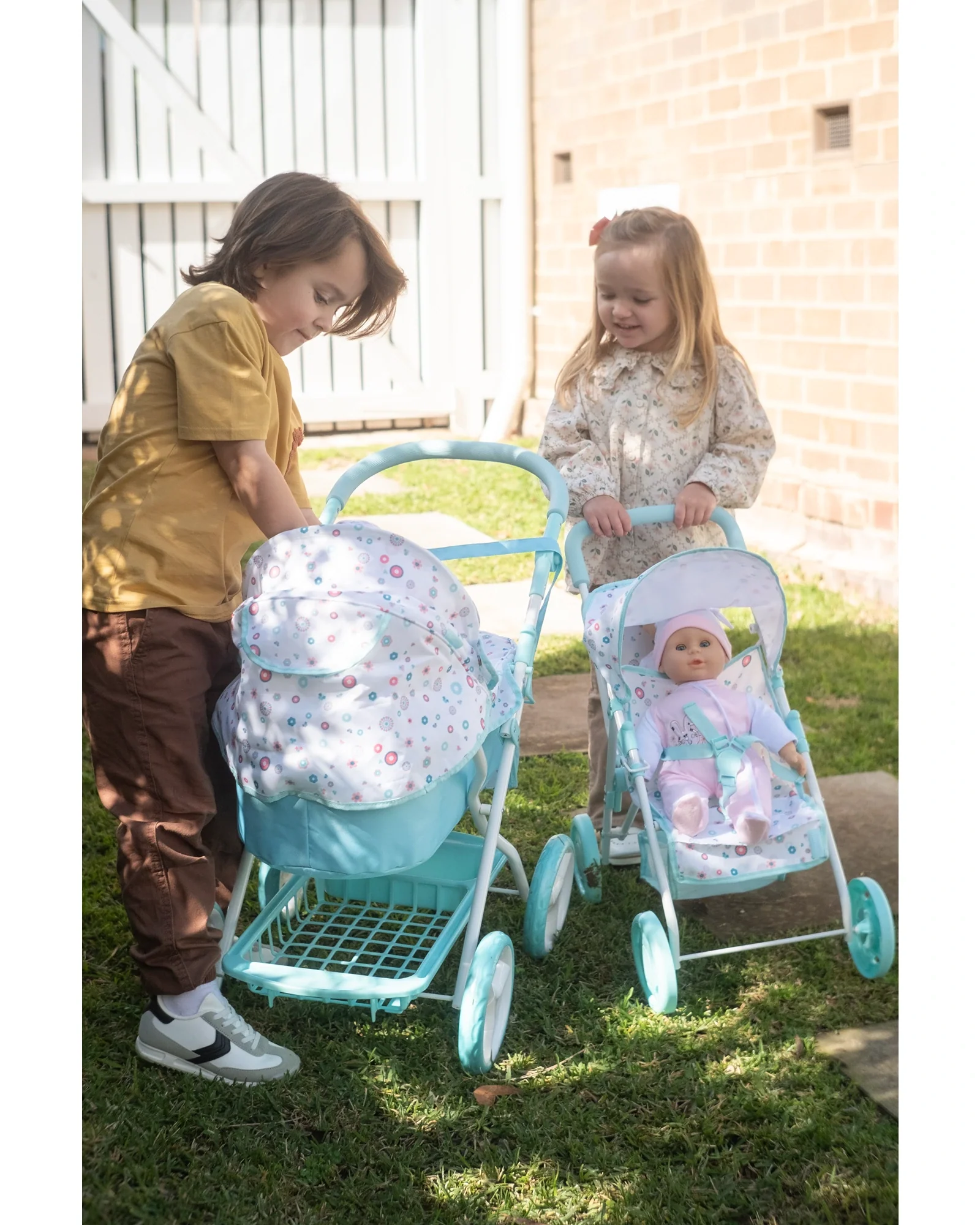 Deluxe Pram - Image 4
