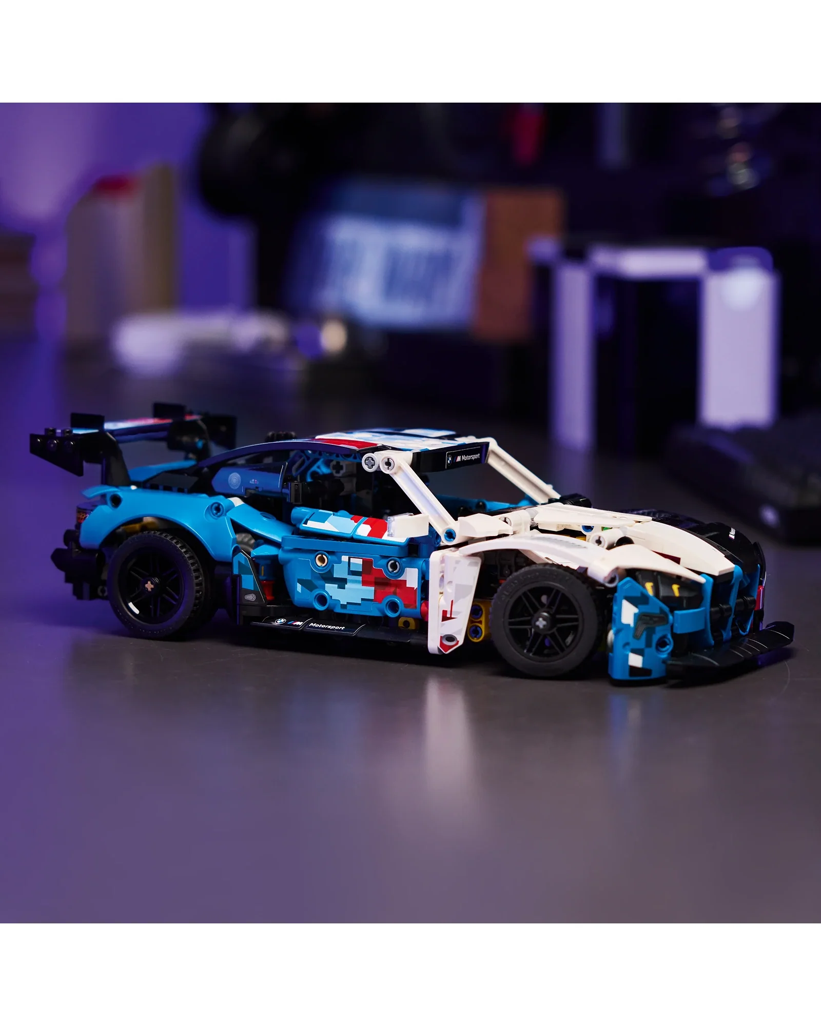 42226 BMW M4 GT3 EVO Race Car - Image 4