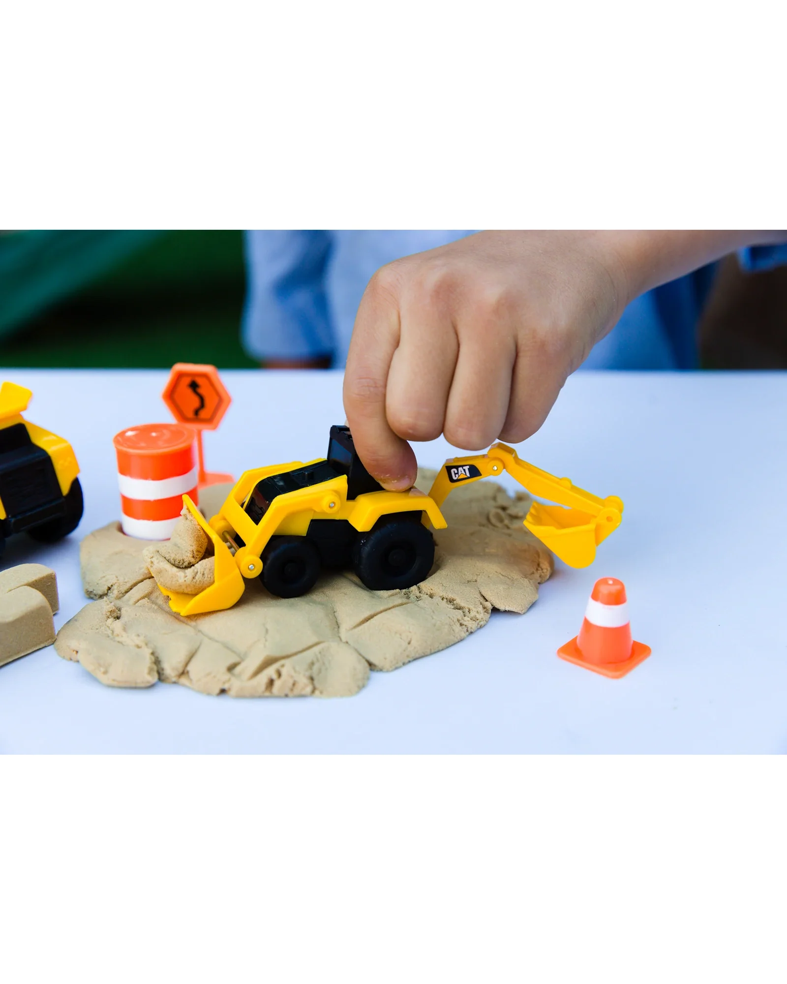 CAT Dig n Build 10oz w Two Vehicles Assorted - Image 3