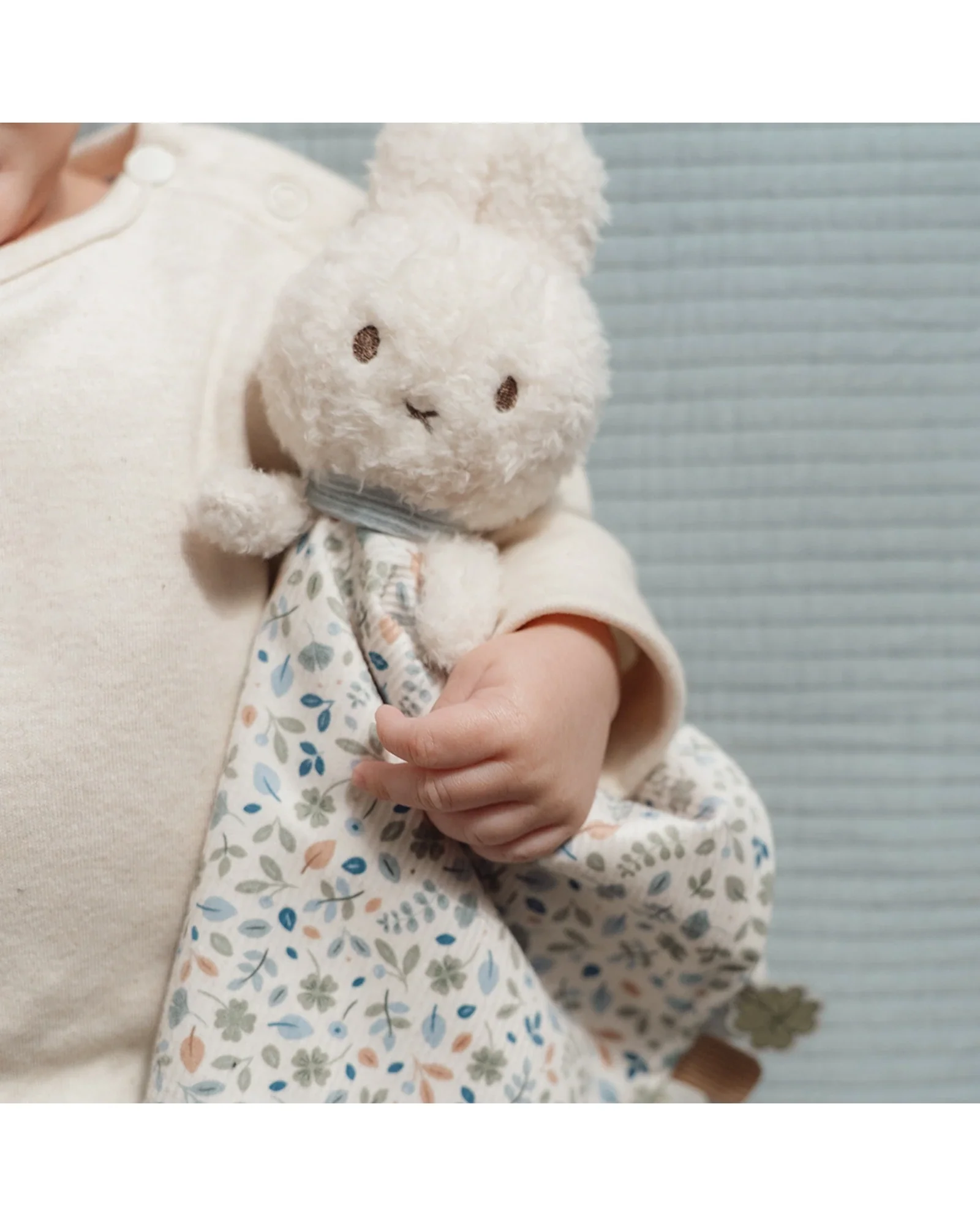 Cuddle Cloth: Miffy Lucky Leaves - Image 5