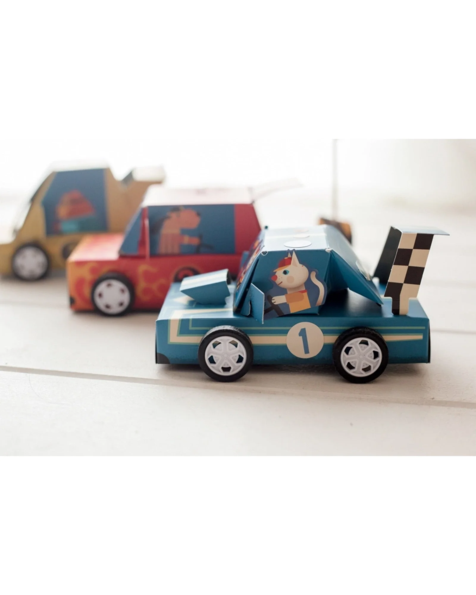 Djeco Do It Yourself Grand Prix - Image 3