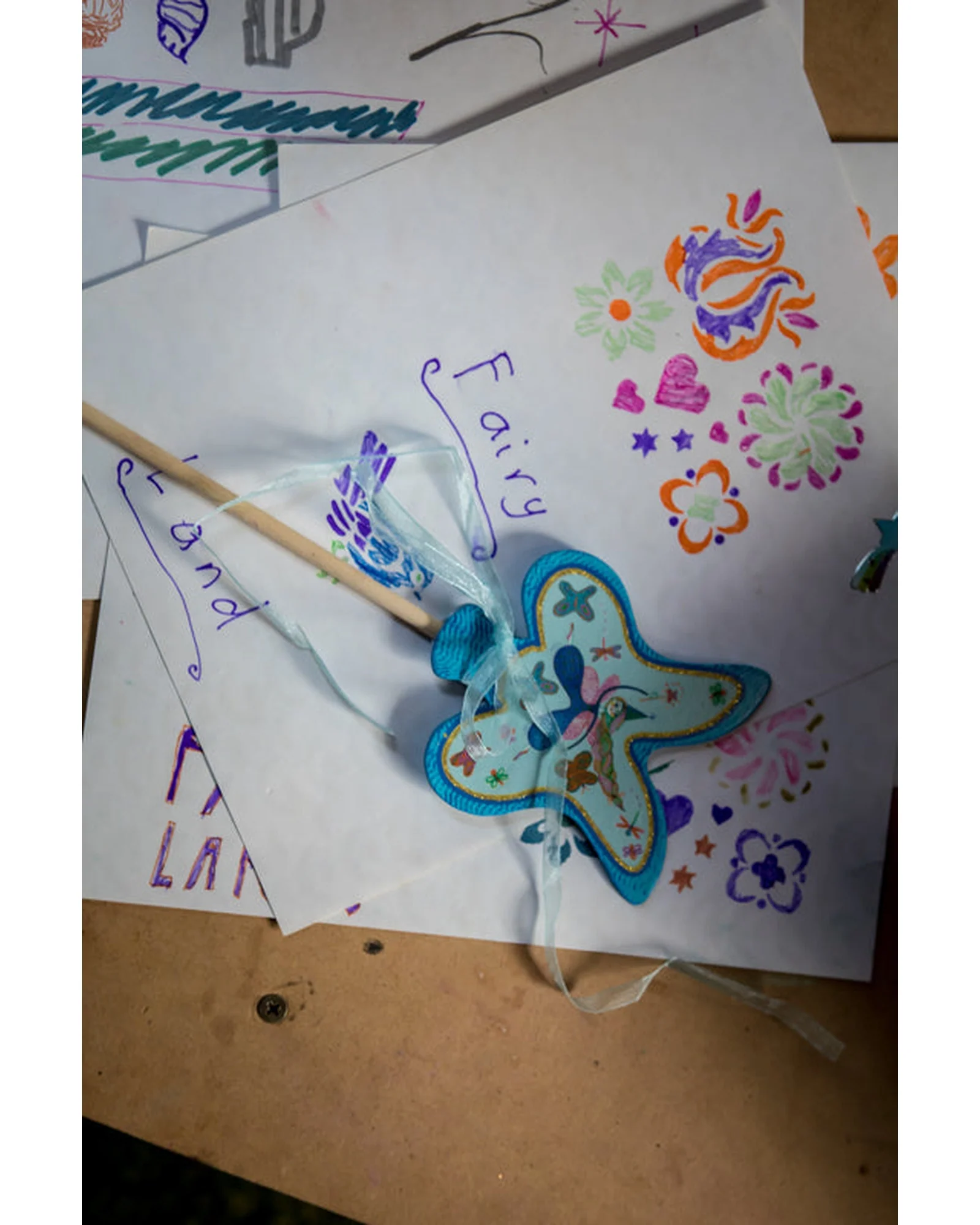 Djeco Do It Yourself Little Fairy Wands - Image 16