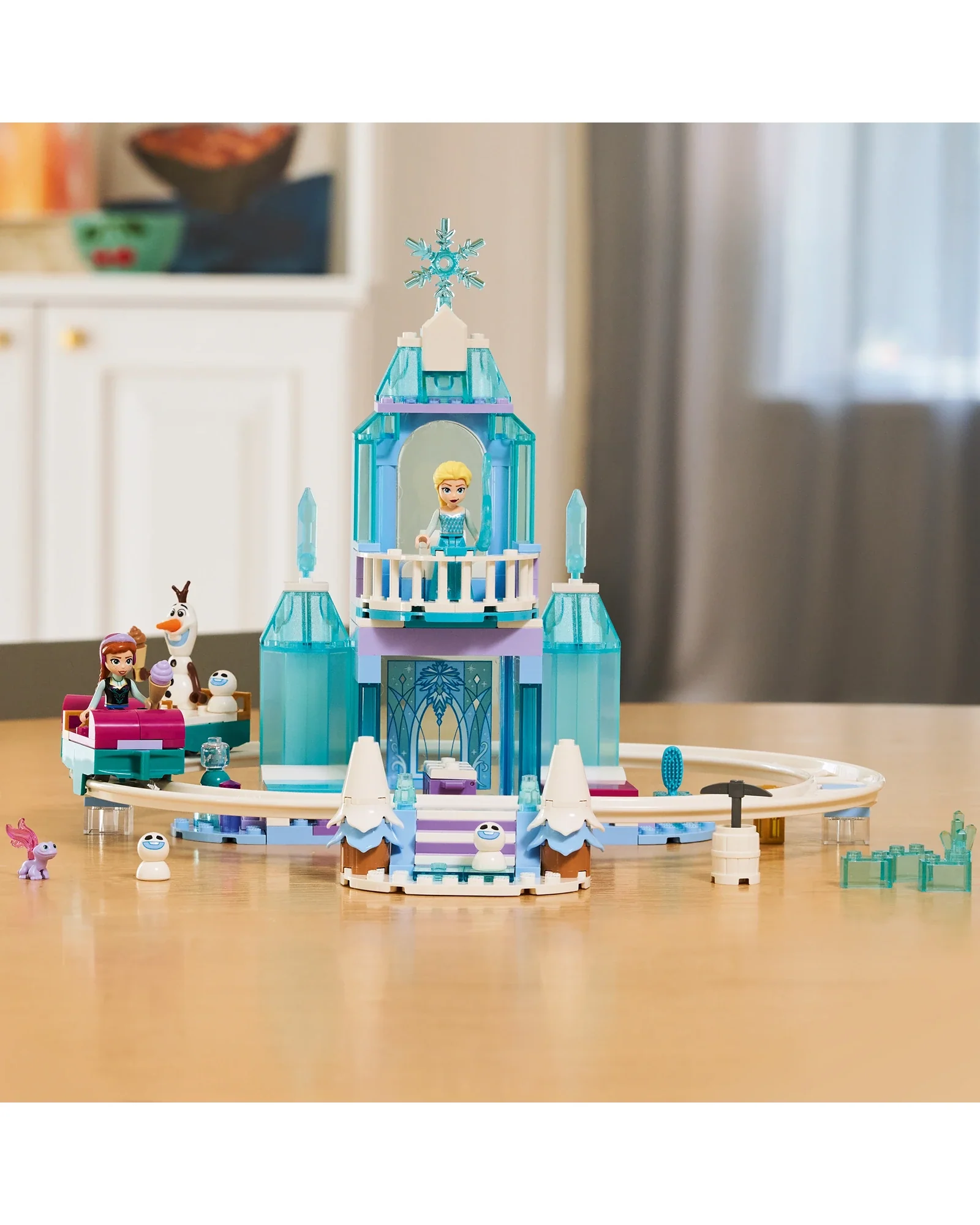 43281 Elsa's Ice Castle & Snow Ride Adventure - Image 2