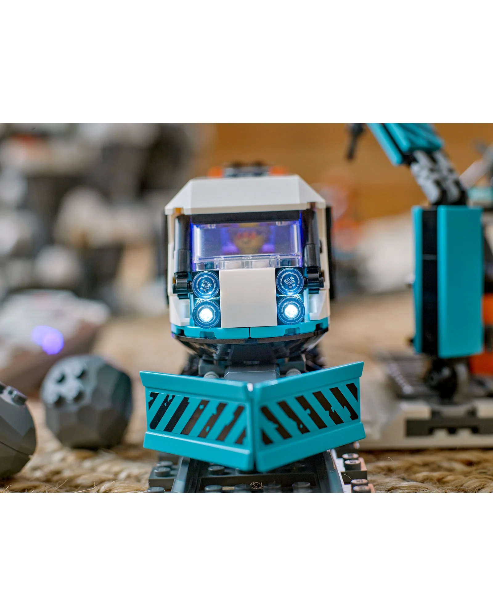 60470 Explorers' Arctic Polar Express Train - Image 10