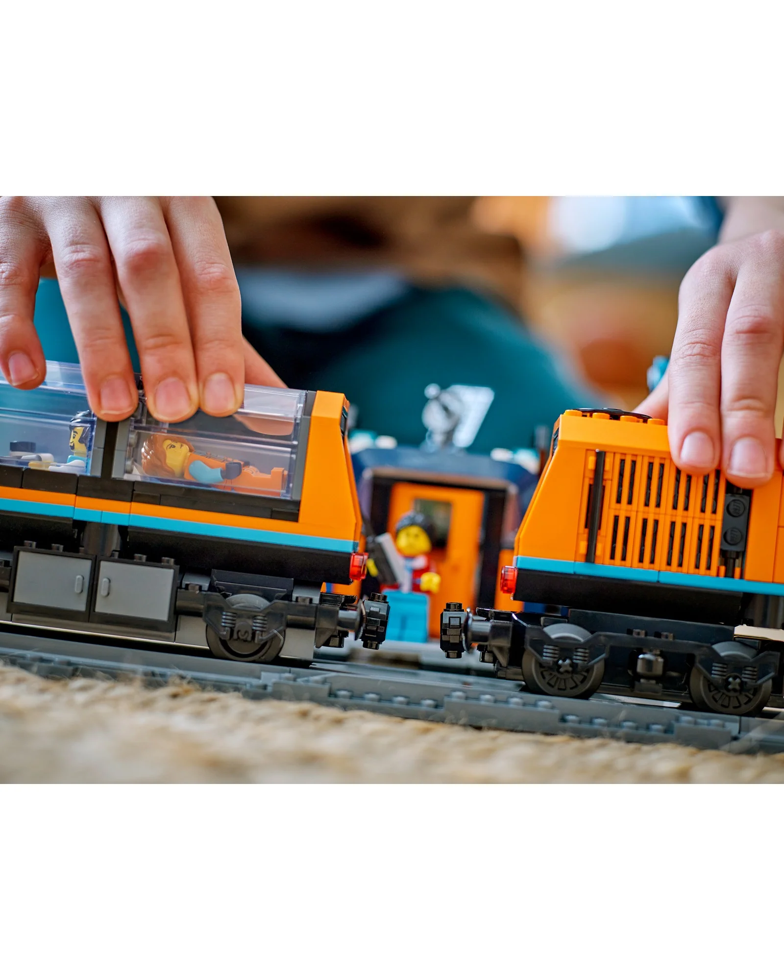 60470 Explorers' Arctic Polar Express Train - Image 3
