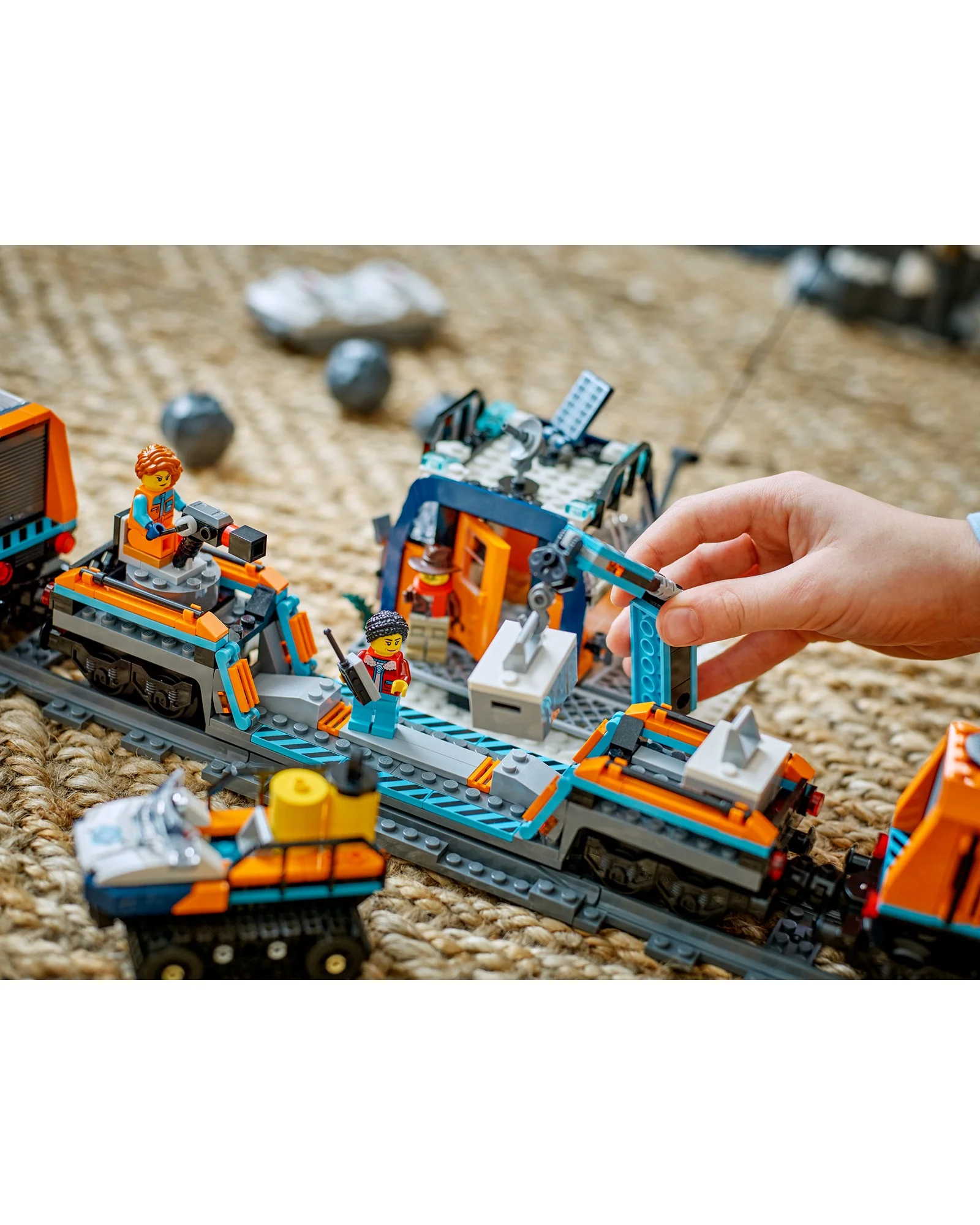 60470 Explorers' Arctic Polar Express Train - Image 5