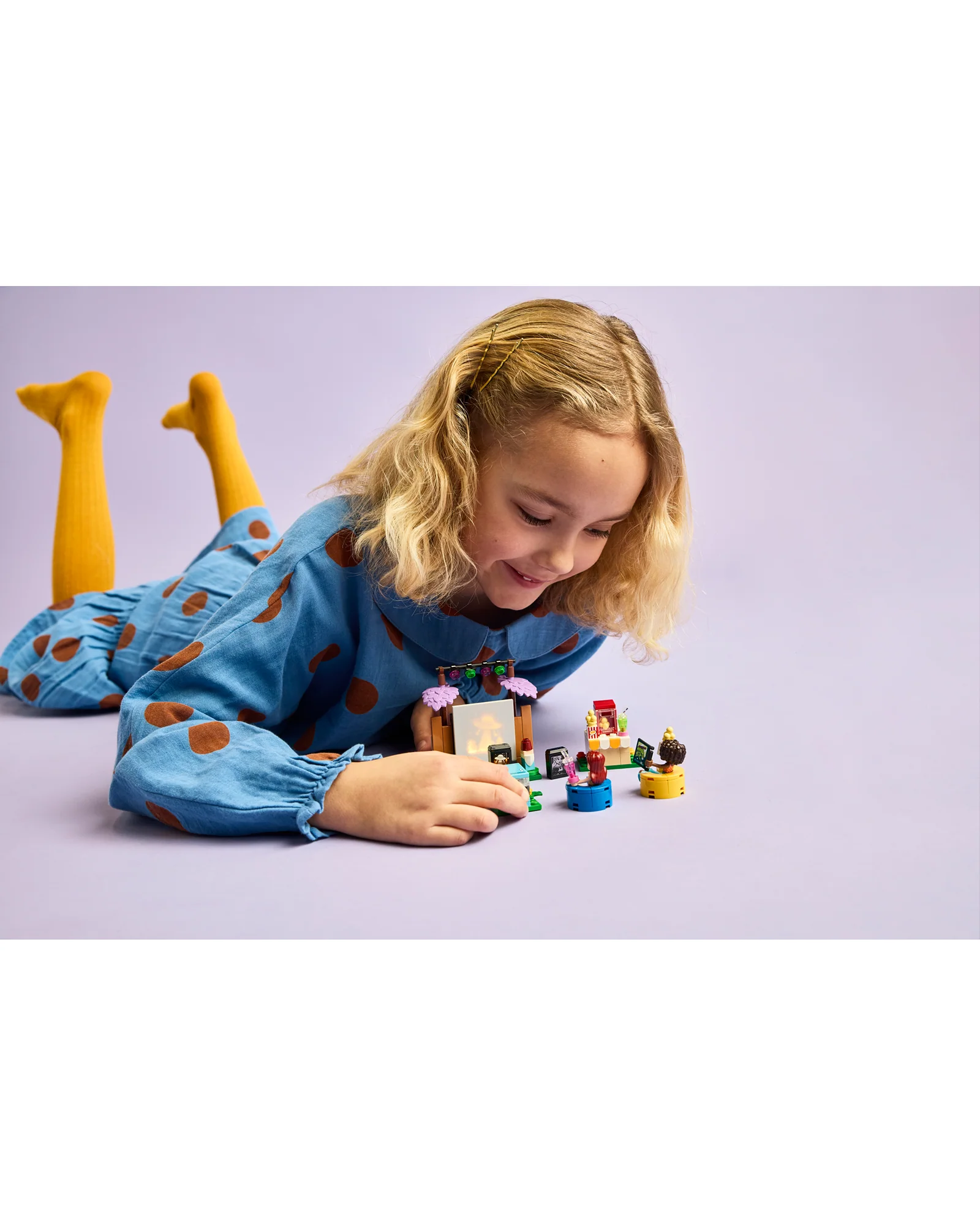 42642 Friendship Movie Night - Image 5