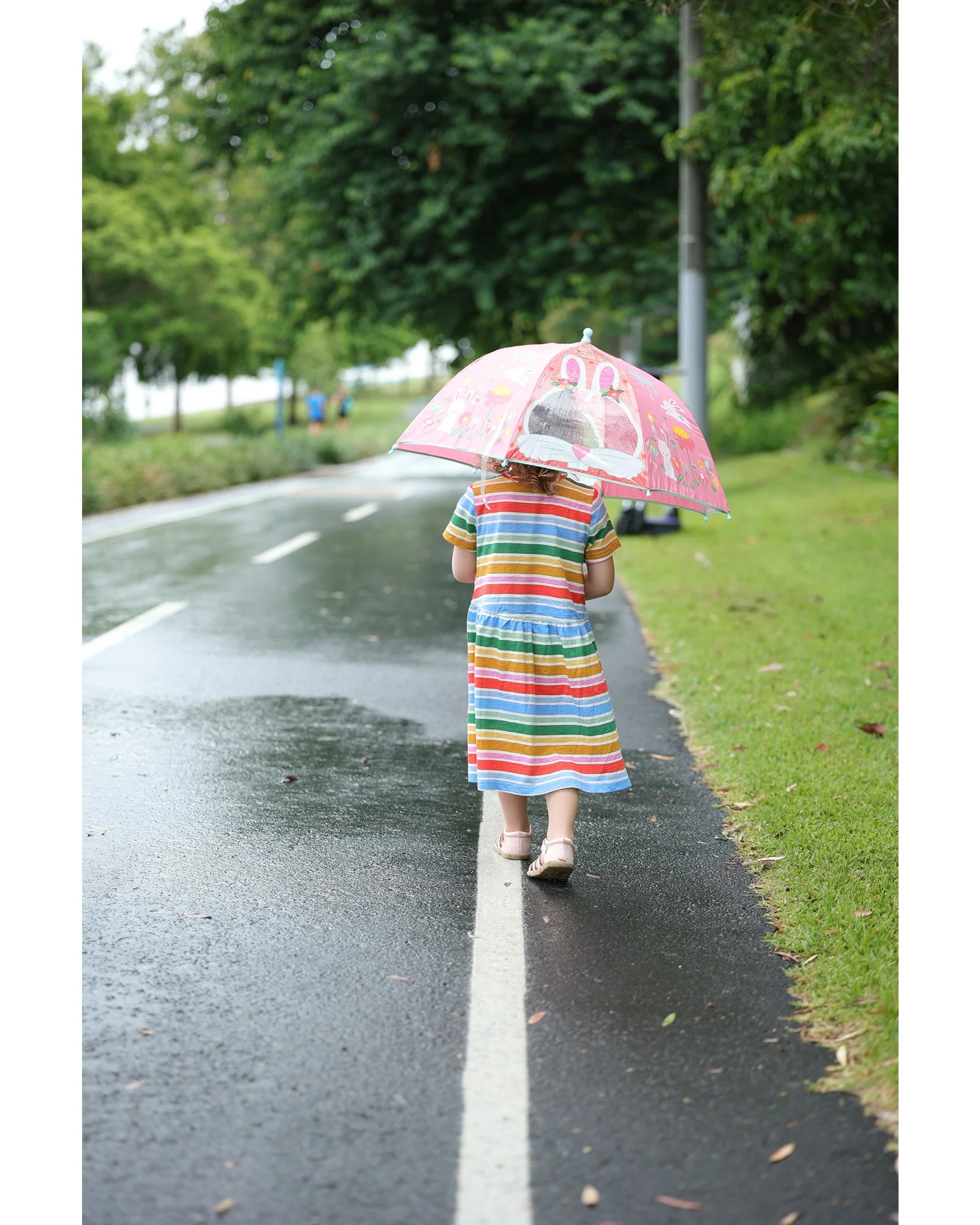 Gift Junction Colour Changing Dome Umbrella Bunnies - Image 12