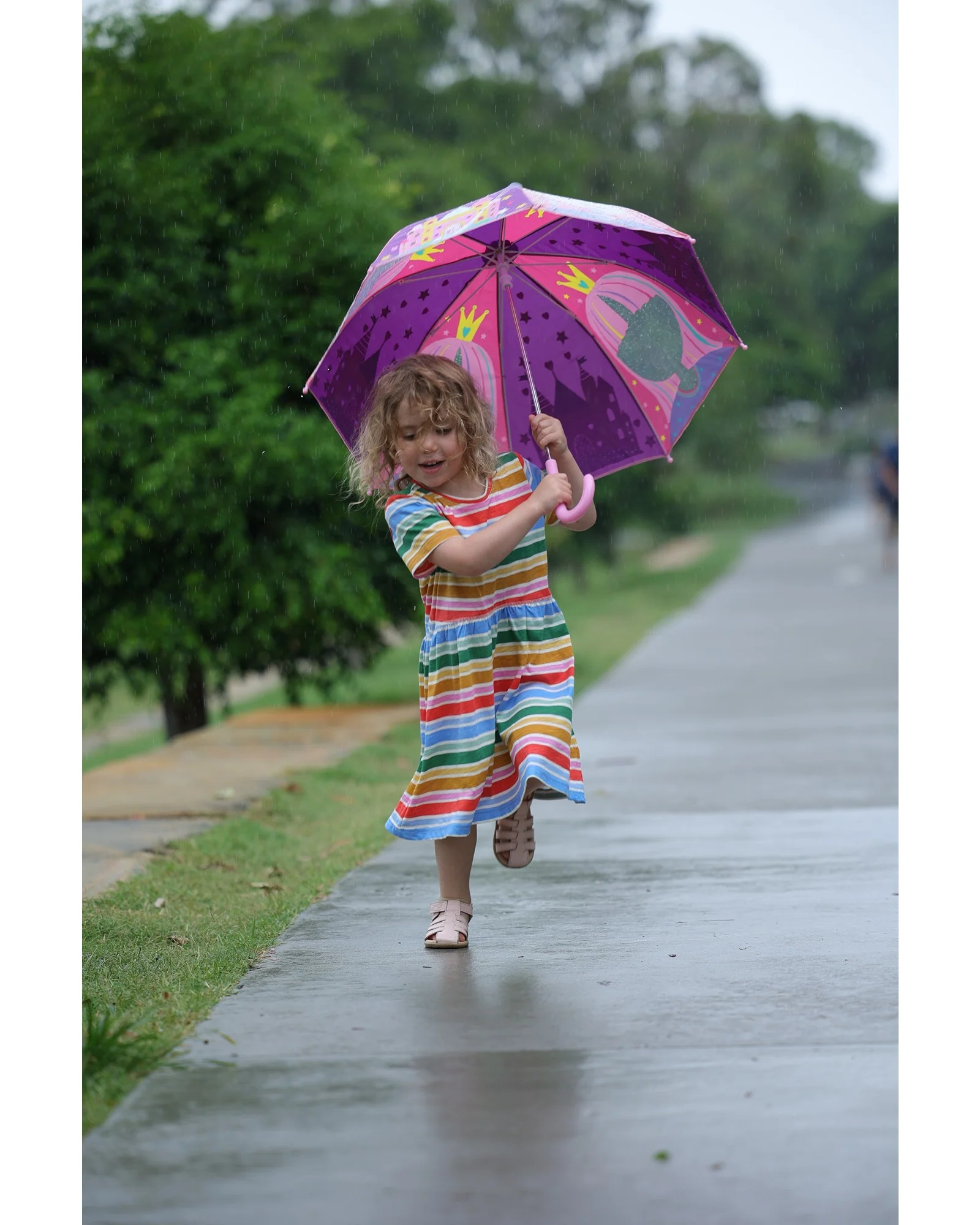 Gift Junction Colour Changing Dome Umbrella Priness - Image 9