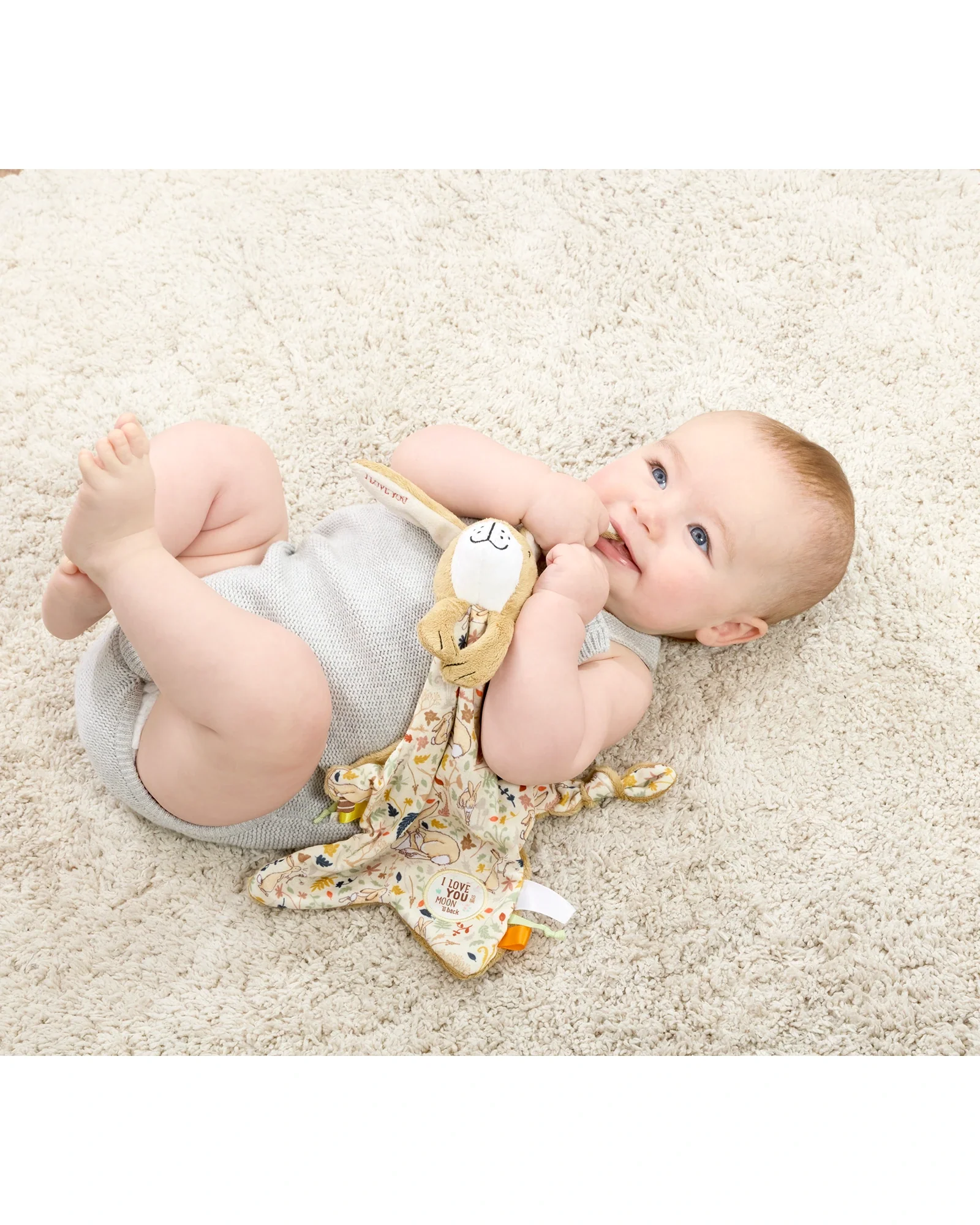 Guess How Much I Love You Nutbrown Hare Snuggle Blanket - Image 2