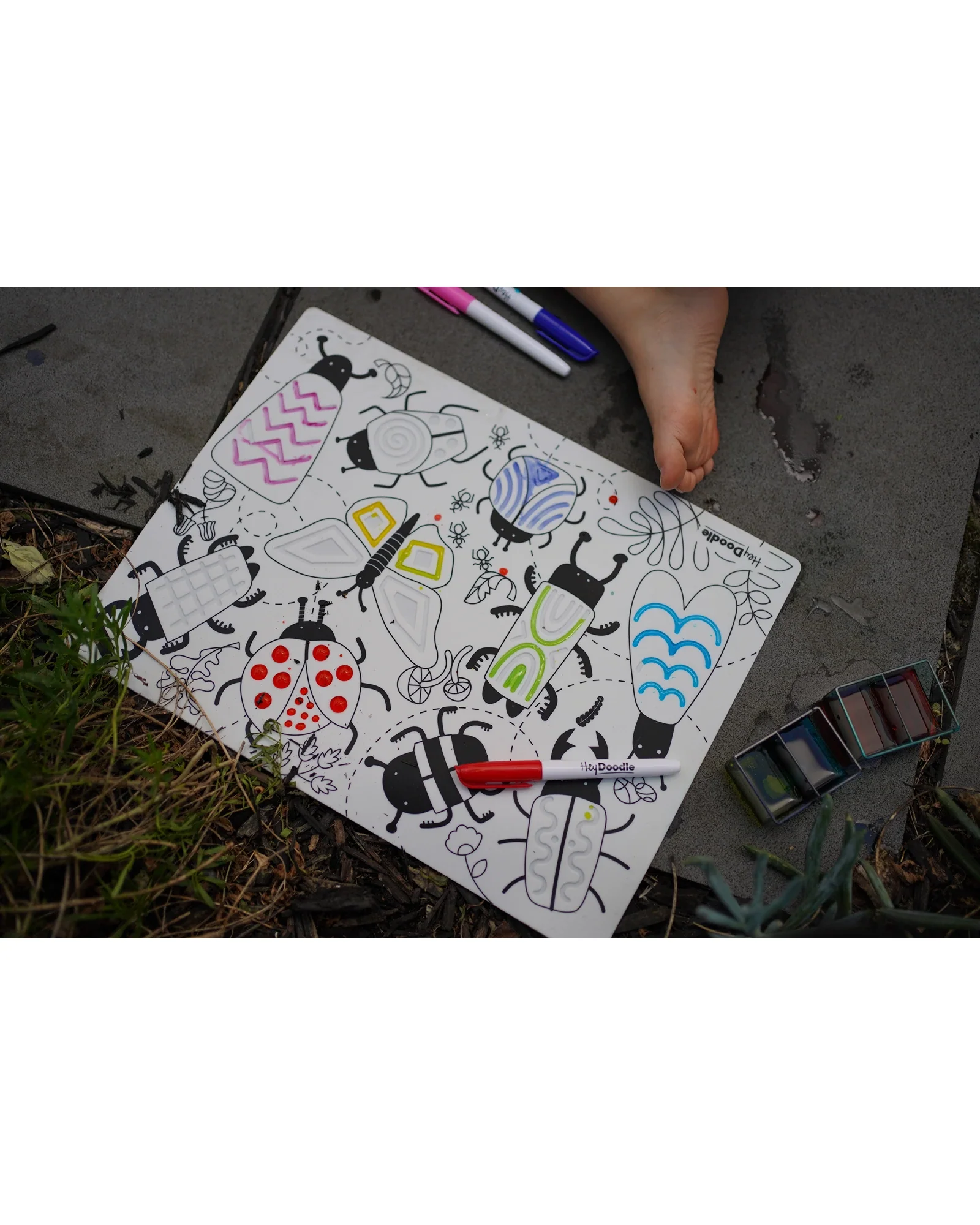 HeyDoodle Busy Bugs Sensory Colouring & Doodle Mat - Image 2