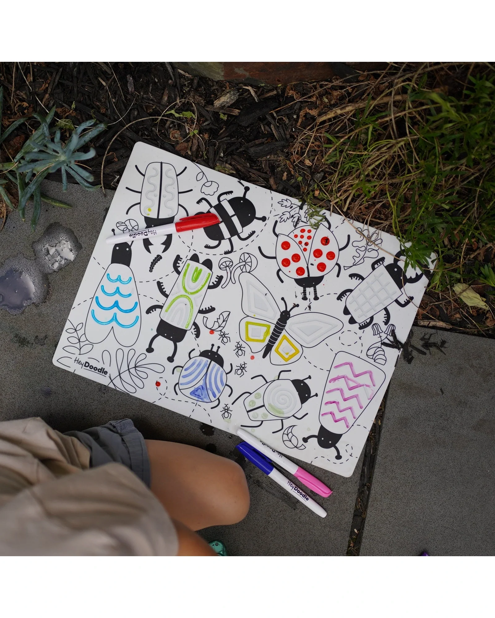 HeyDoodle Busy Bugs Sensory Colouring & Doodle Mat - Image 3