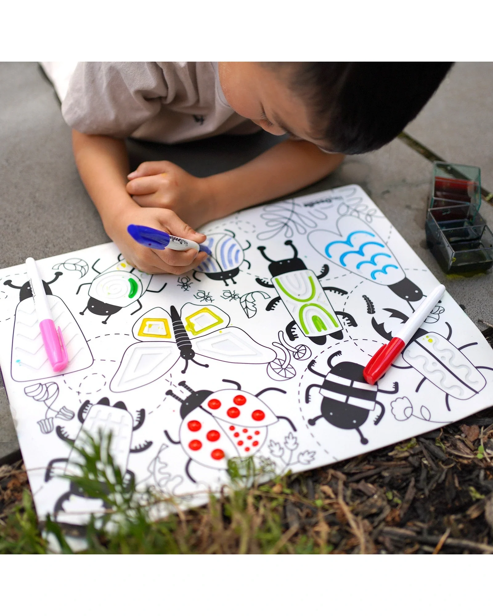 HeyDoodle Busy Bugs Sensory Colouring & Doodle Mat - Image 4