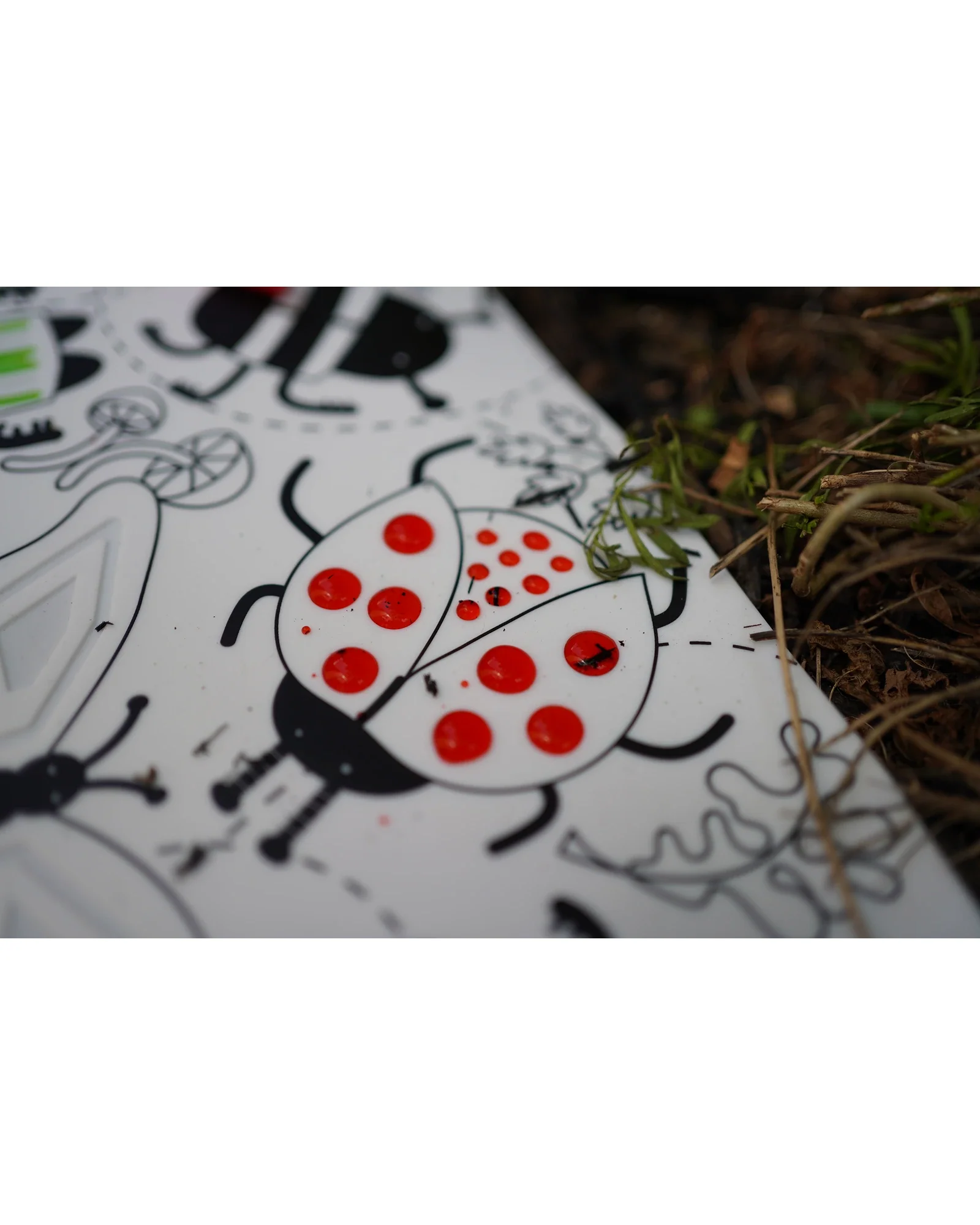 HeyDoodle Busy Bugs Sensory Colouring & Doodle Mat - Image 5