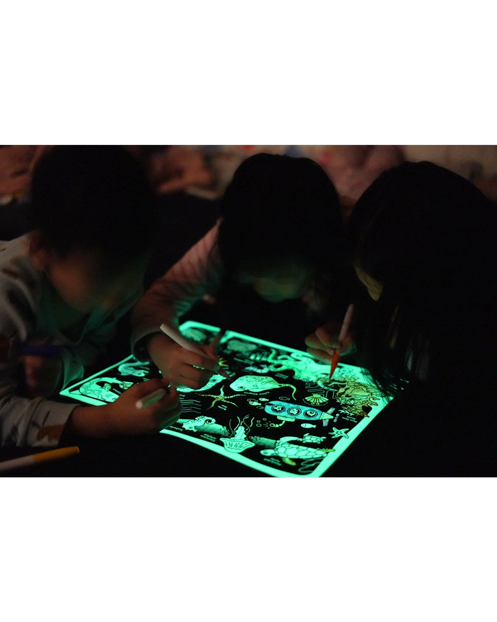 HeyDoodle Glow-in-the-deep Classic Colouring & Doodle Mat - Image 4
