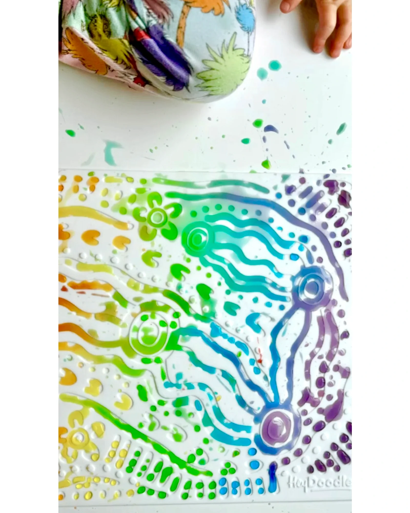 HeyDoodle Whispering Waters Sensory Colouring & Doodle Mat - Image 2