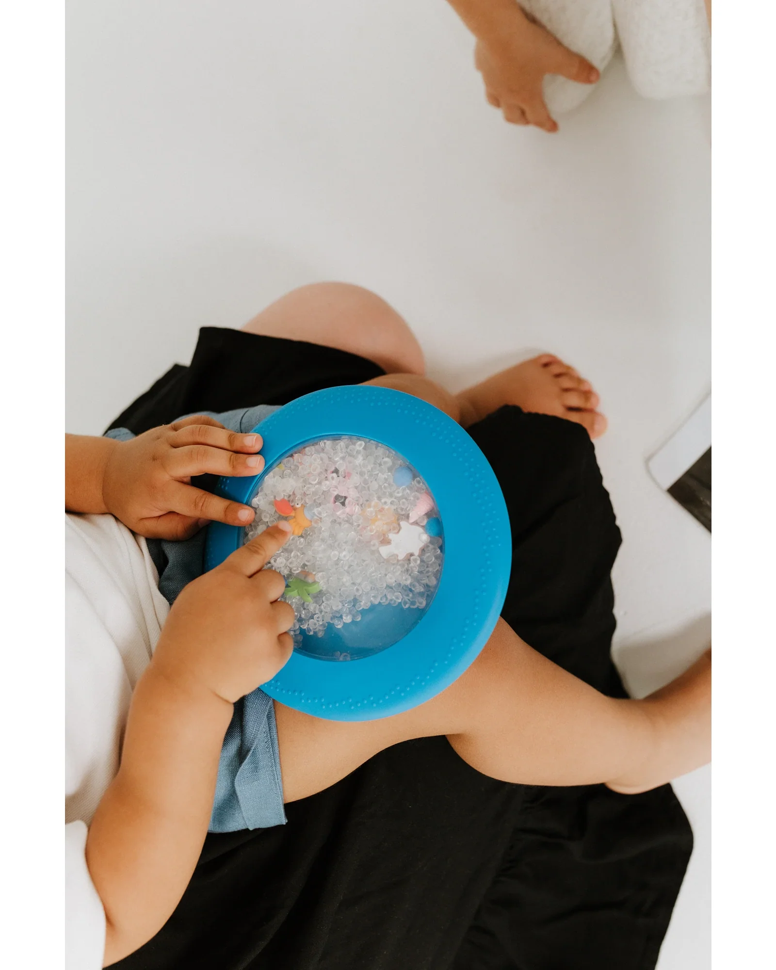 Jellystone Designs Peekaboo Sensory Bag Beach - Image 2