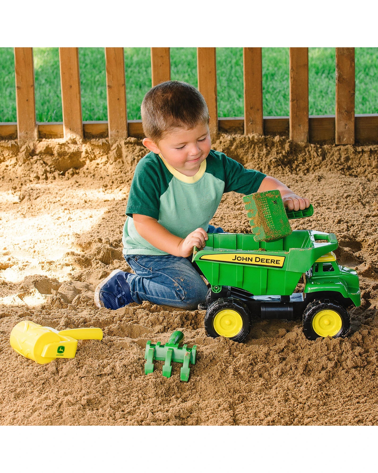 John Deere 38cm Big Scoop Dump Truck with Sand Tools - Image 4