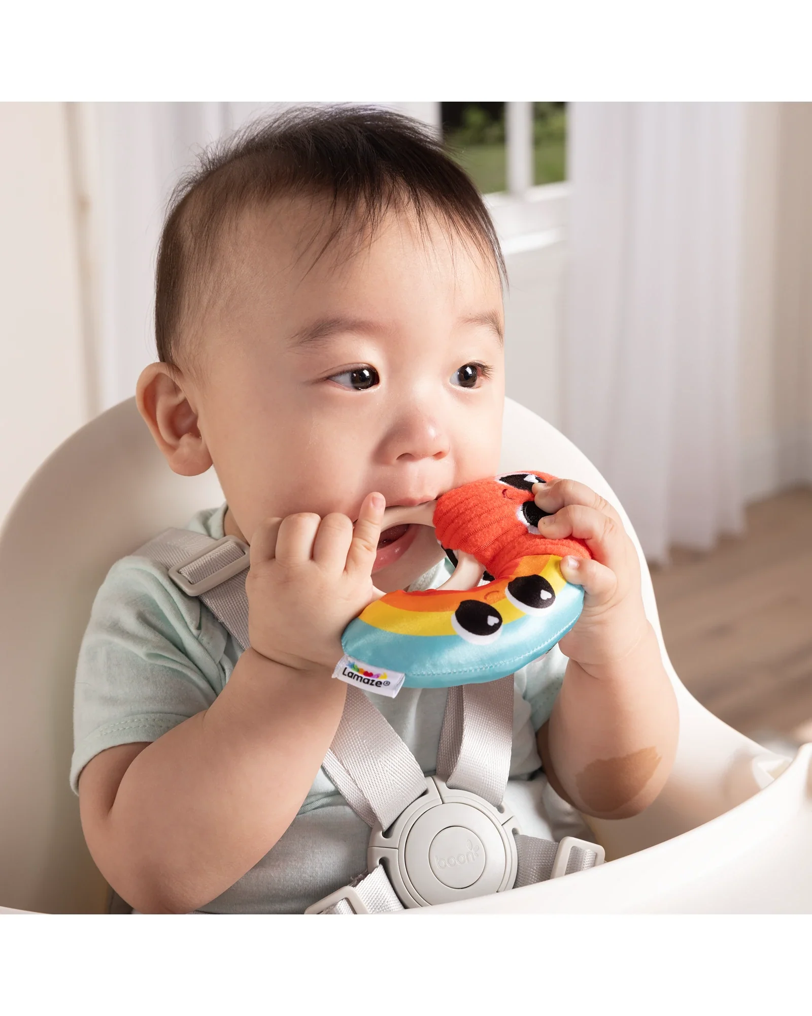Lamaze Besties Rattle - Image 3