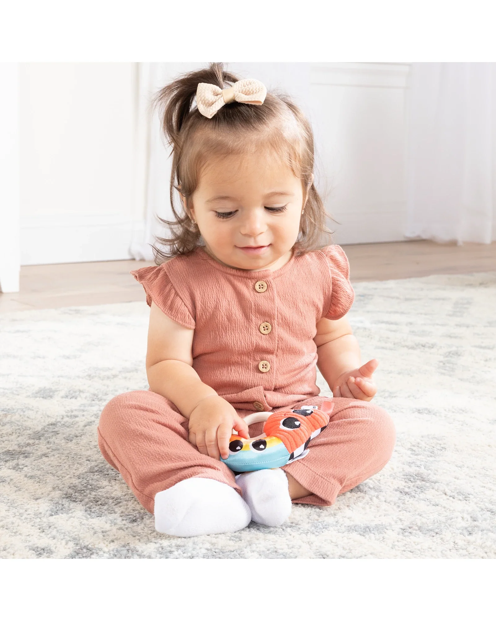 Lamaze Besties Rattle - Image 4