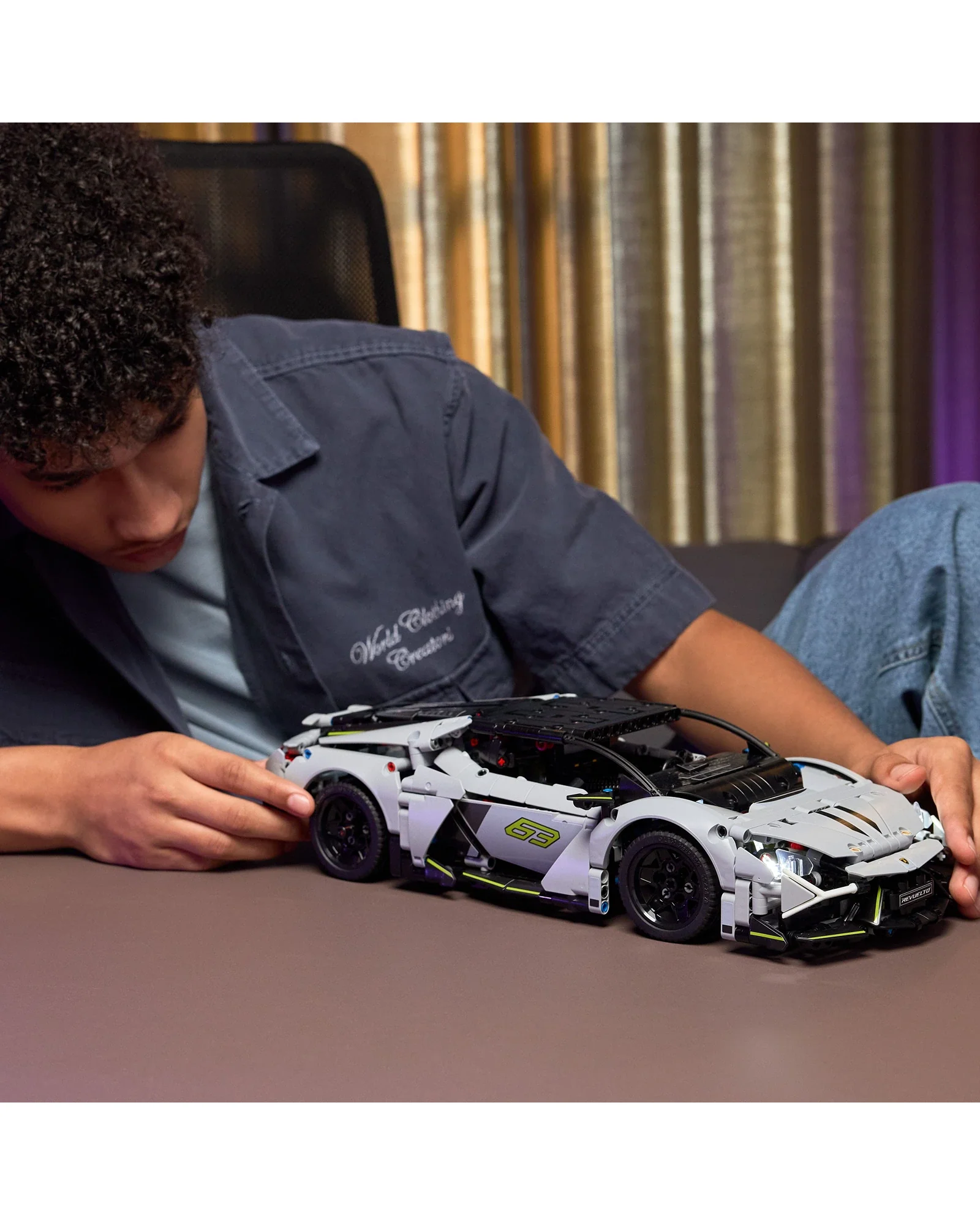 42214 Lamborghini Revuelto Super Sports Car - Image 4
