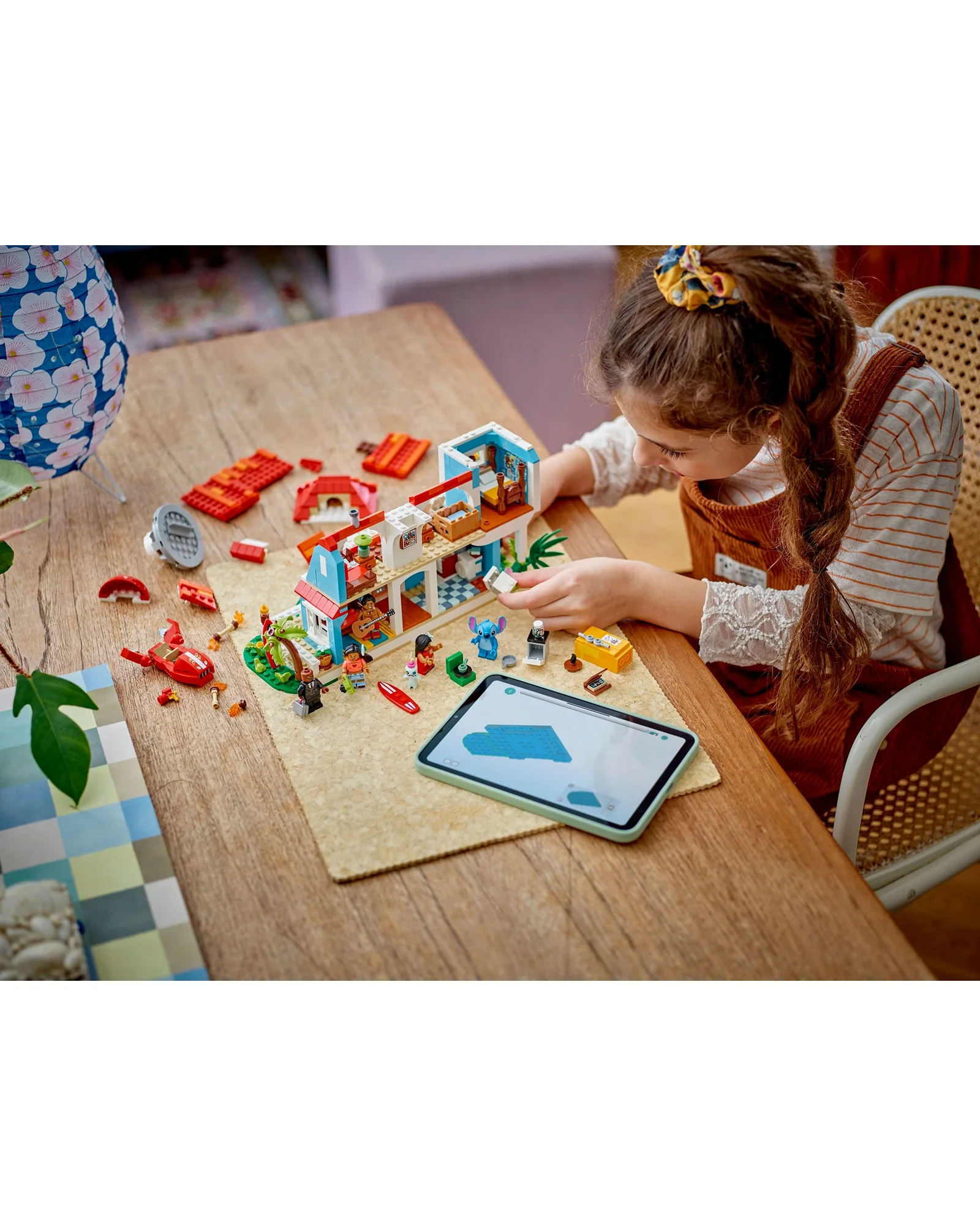 43268 Lilo and Stitch Beach House - Image 4