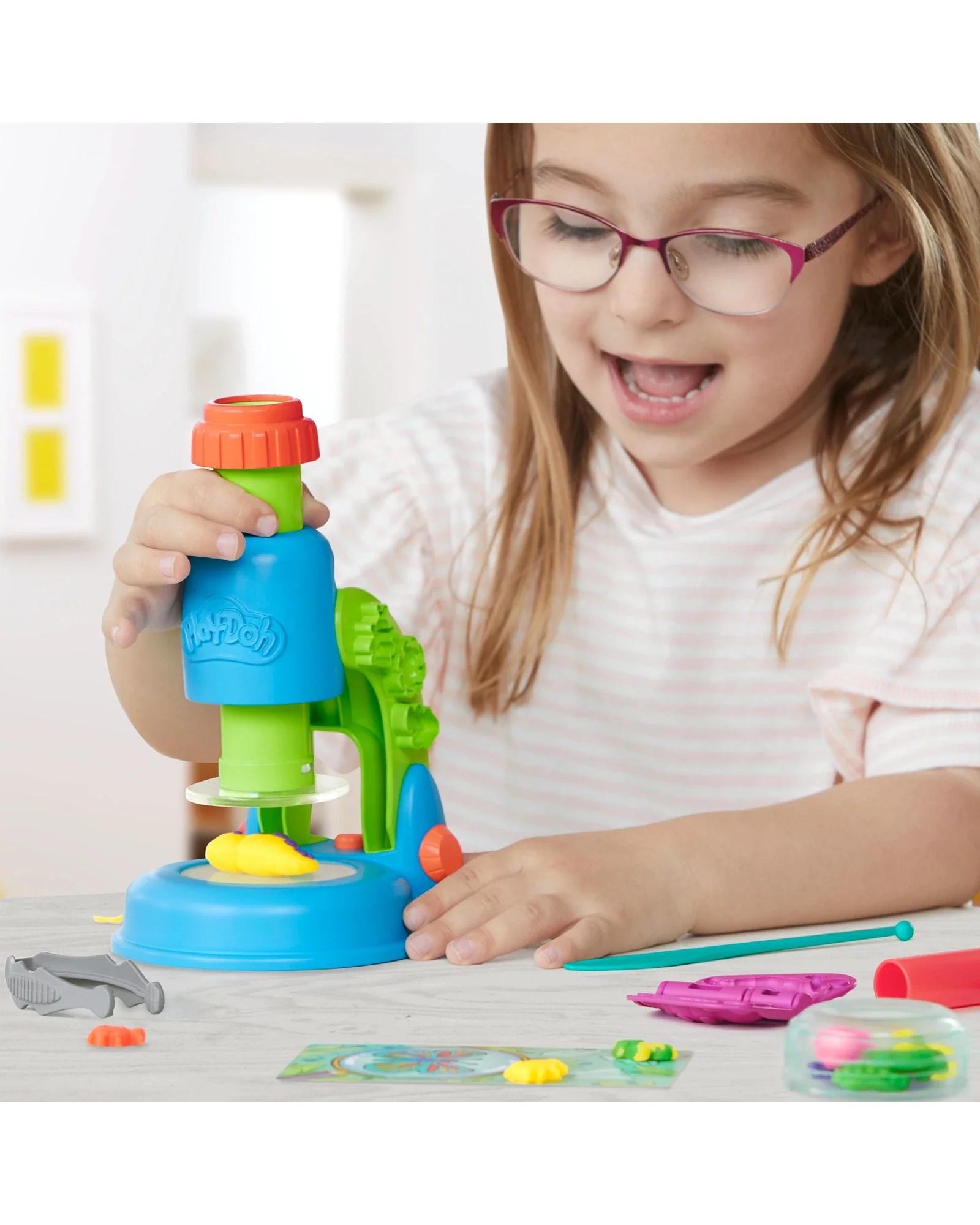 Play-Doh Light and Look Microscope - Image 14