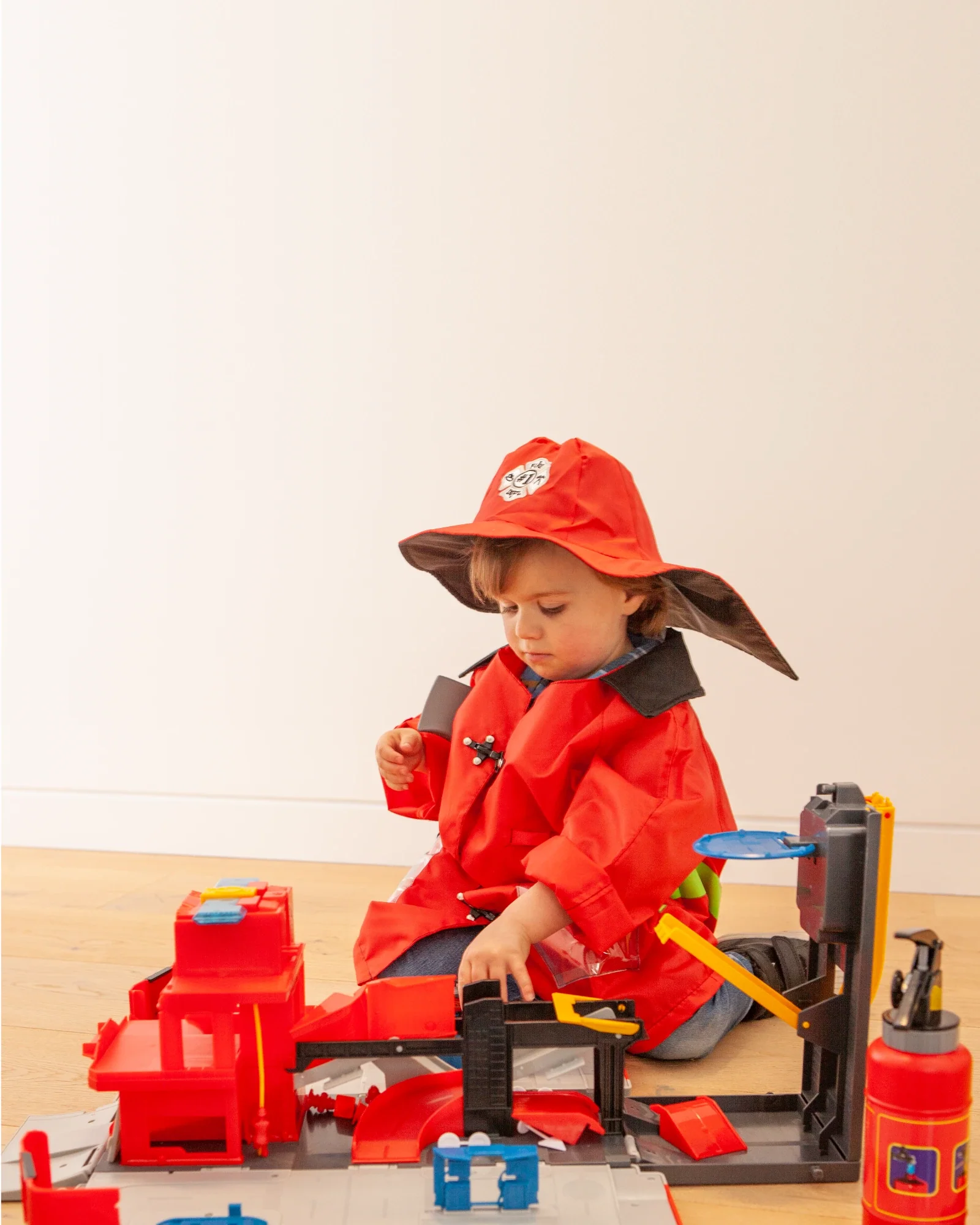 Folding Fire Truck Playset - Image 9