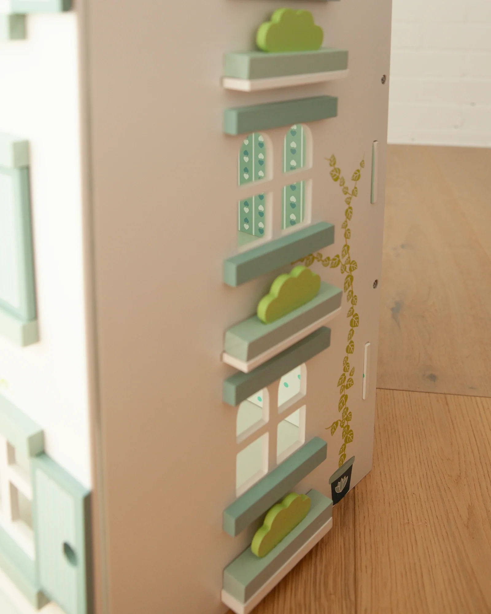 Belle Mansion Doll house - Image 6