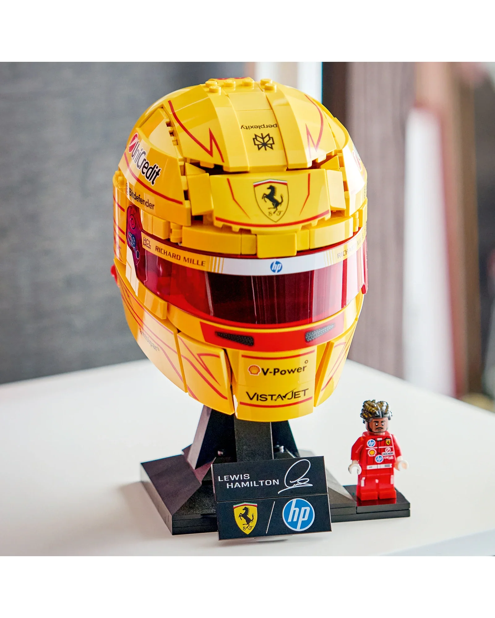 43022 Scuderia Ferrari Lewis Hamilton Helmet - Image 2