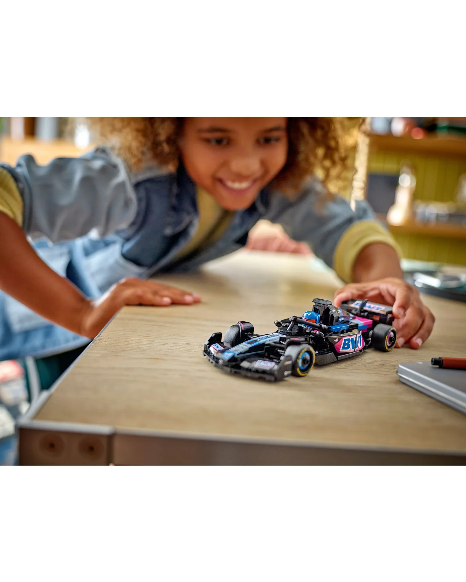 77248 BWT Alpine F1 A524 Race Car - Image 4