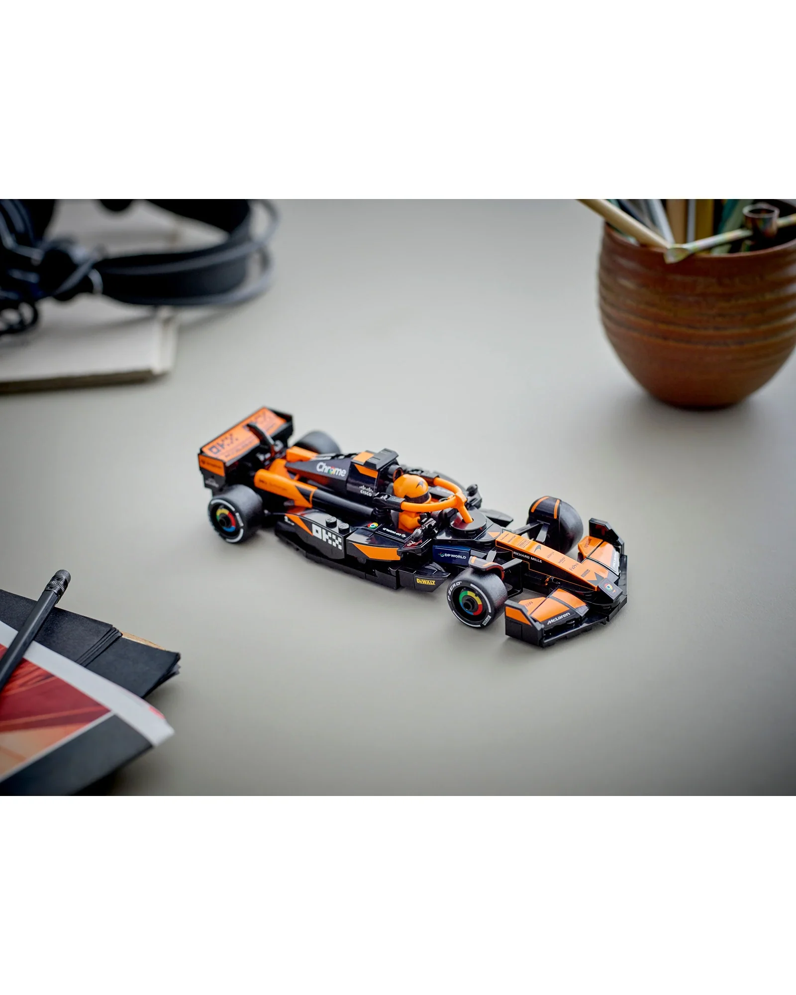 77251 McLaren F1 MCL38 Race Car - Image 5