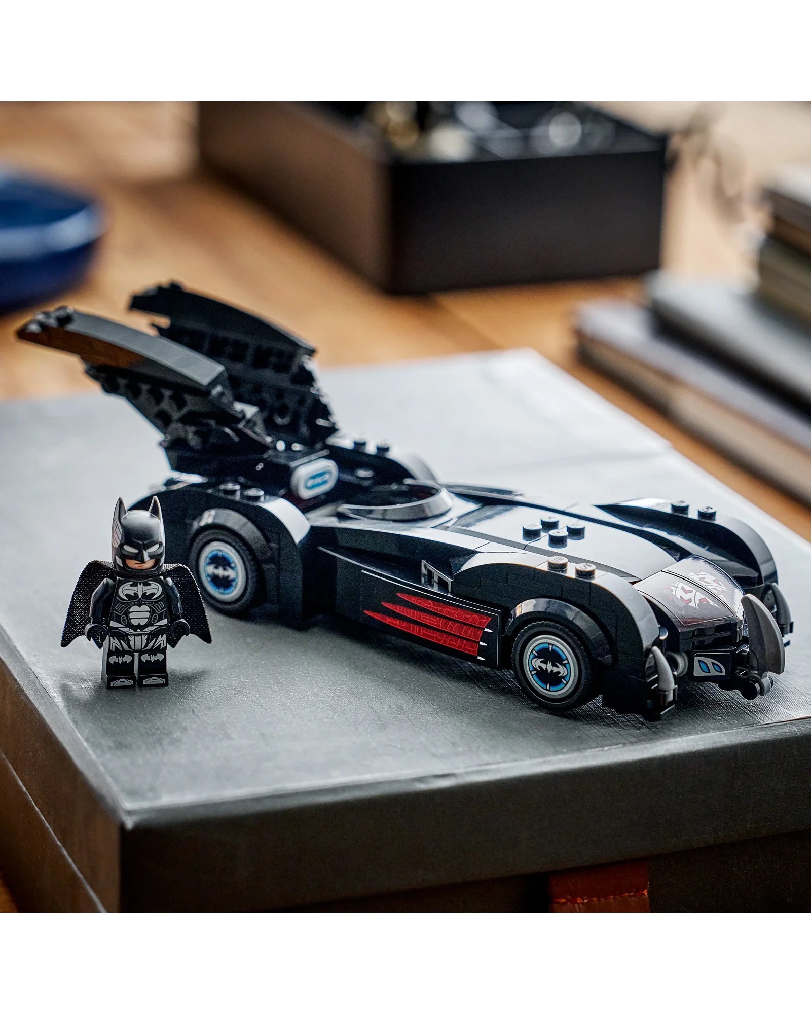 76333 Batman & Robin Batmobile - Image 4