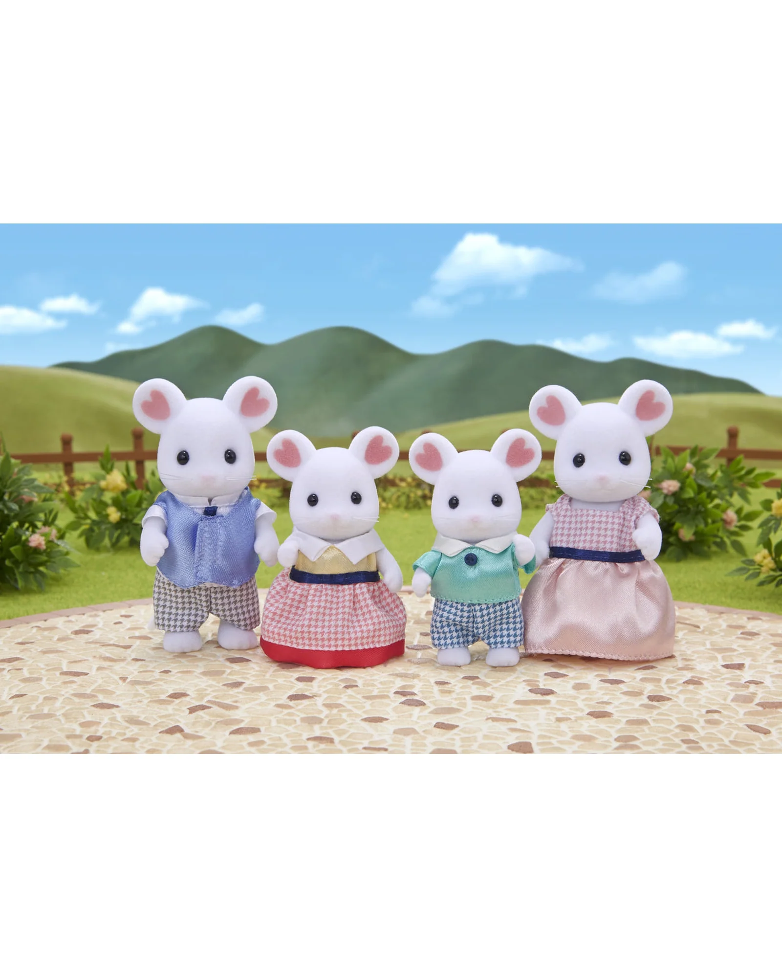 Sylvanian Families Marshmallow Mouse Family - Image 2