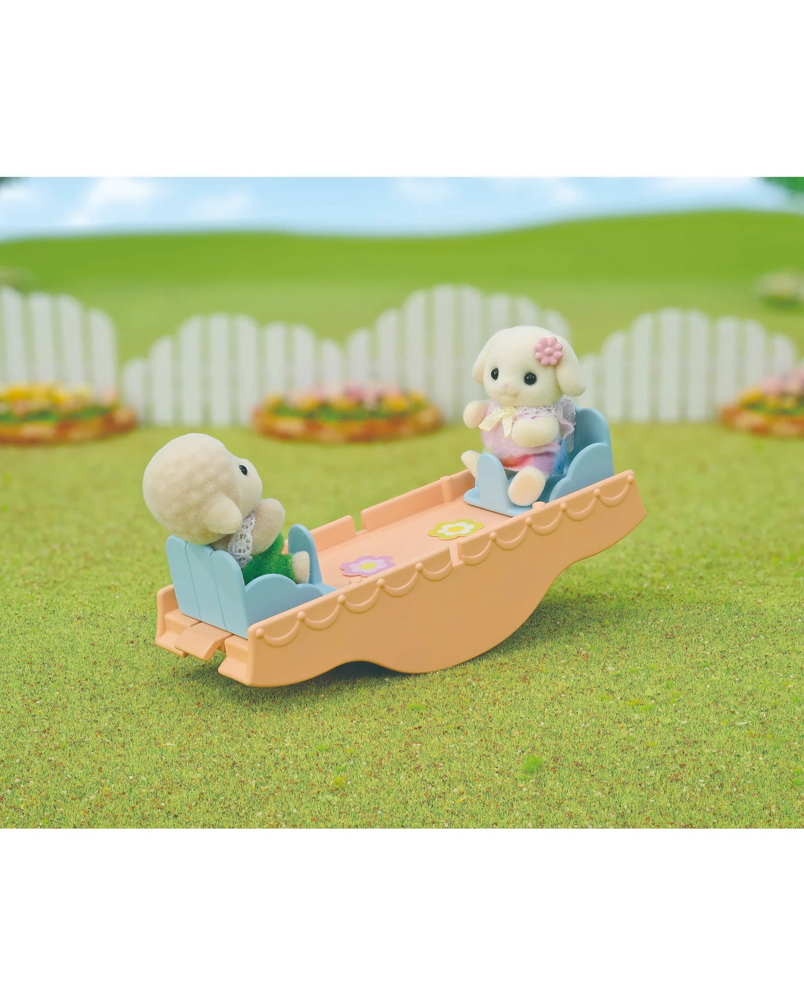 Sylvanian Families Rainbow Fun Nursery Bus - Image 10