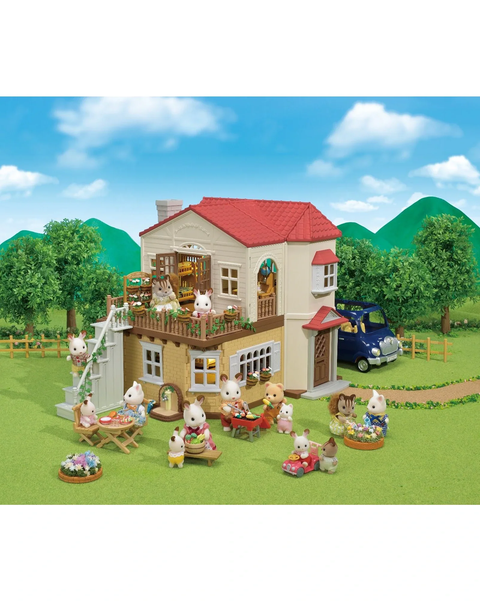Sylvanian Families Red Roof Country Home with Attic - Image 5