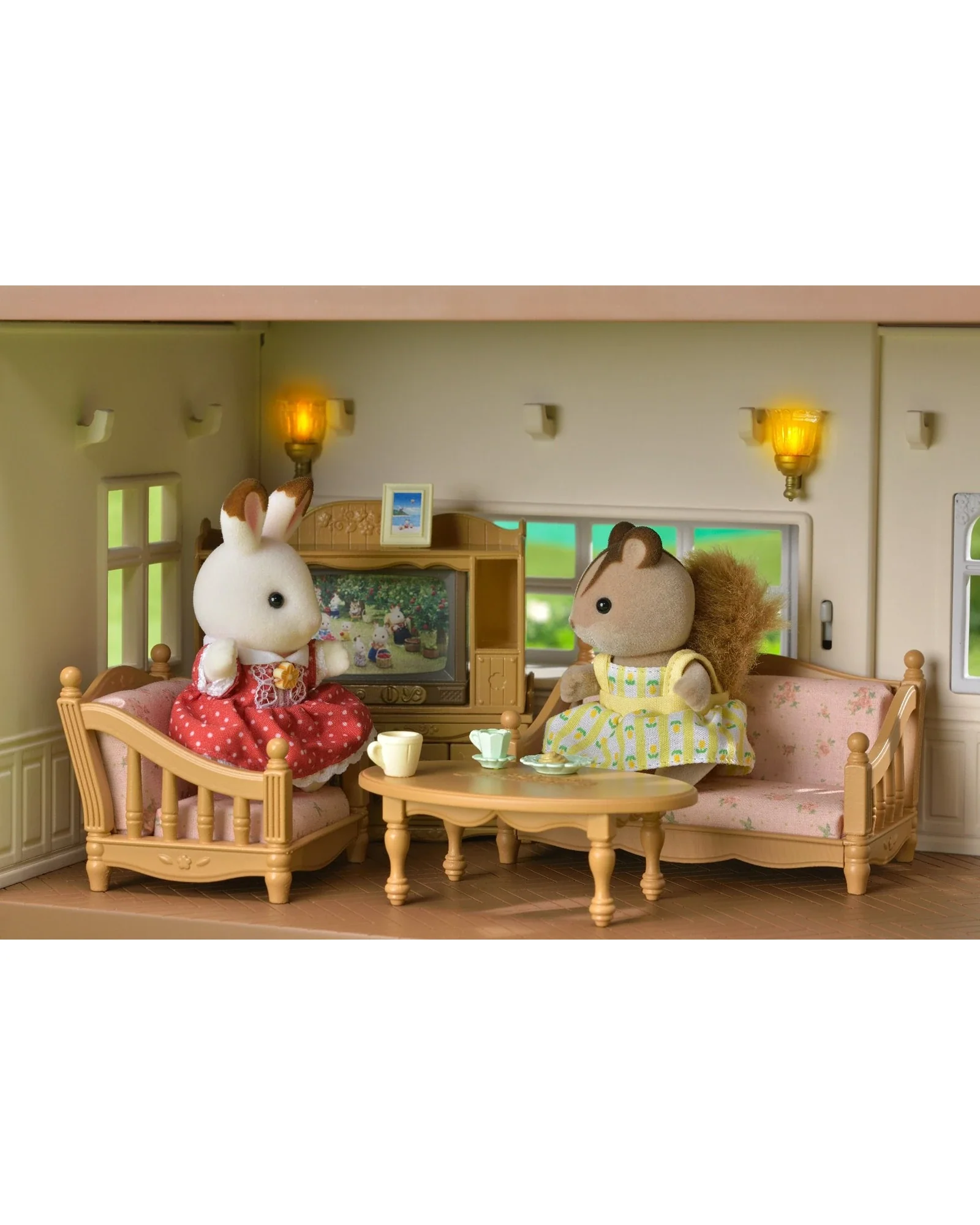Sylvanian Families Red Roof Country Home with Attic - Image 7
