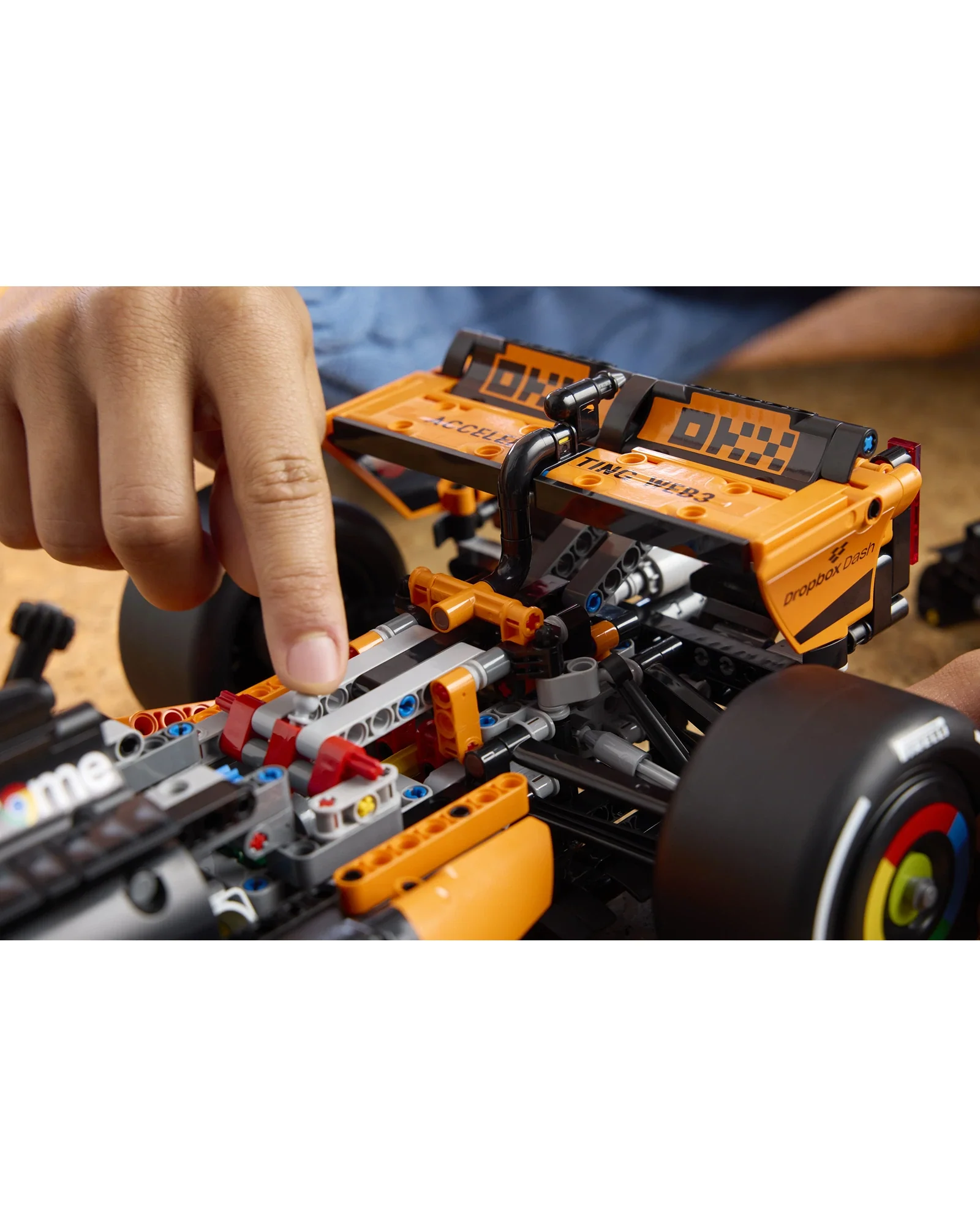 42228 McLaren MCL39 F1® Car - Image 3