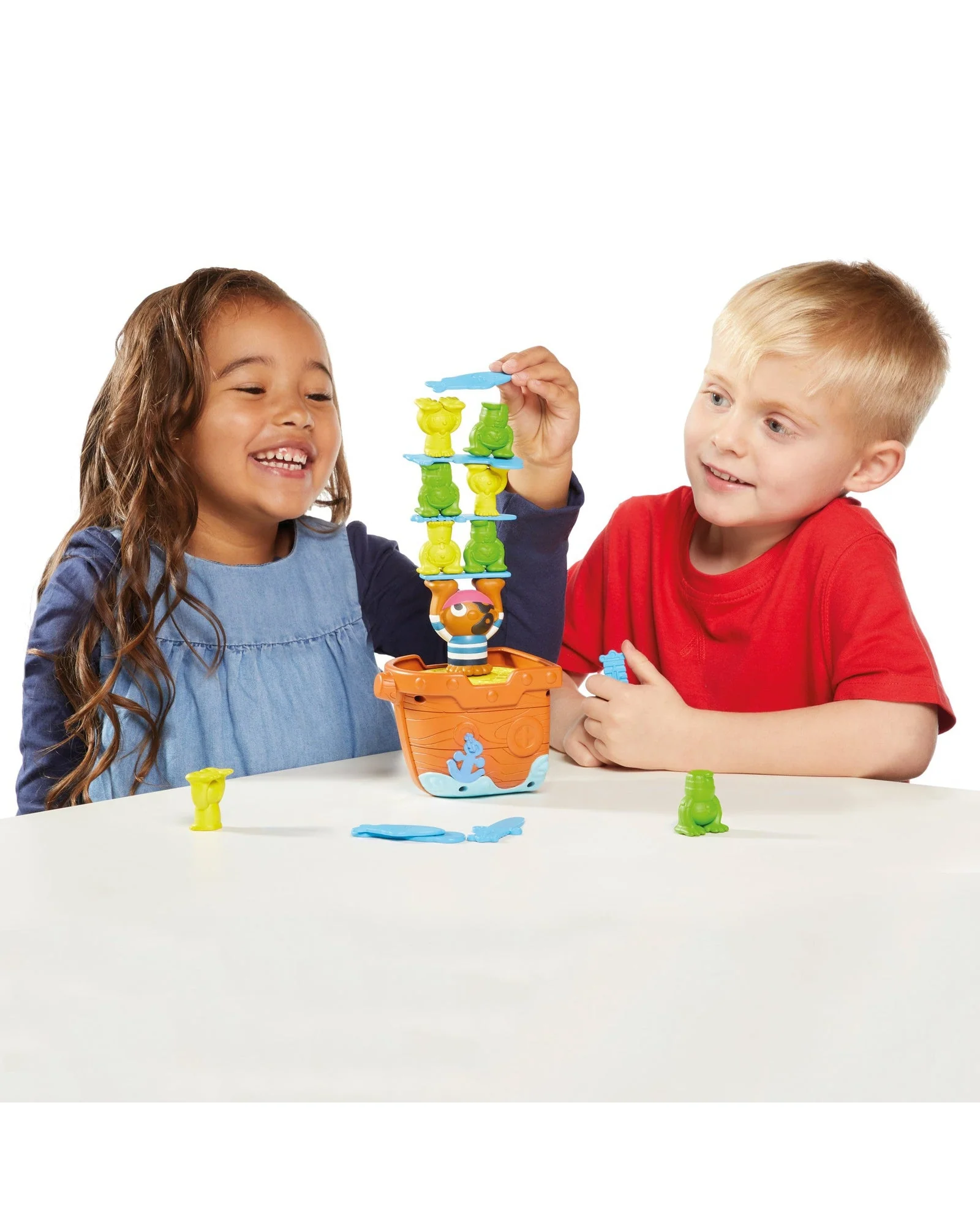 TOMY Pile em Up Pirates