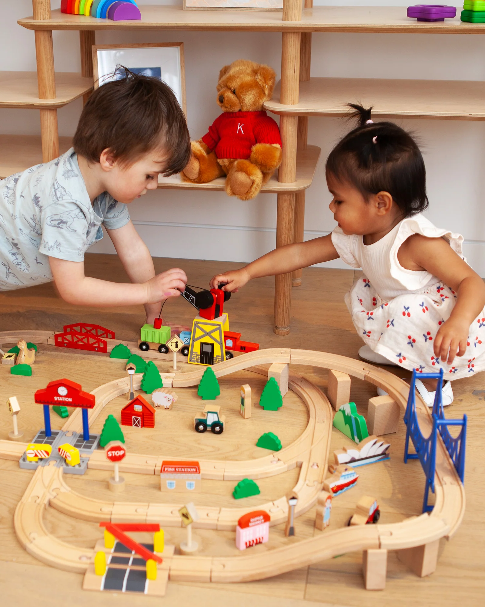 Town & Country Train Set - Image 5